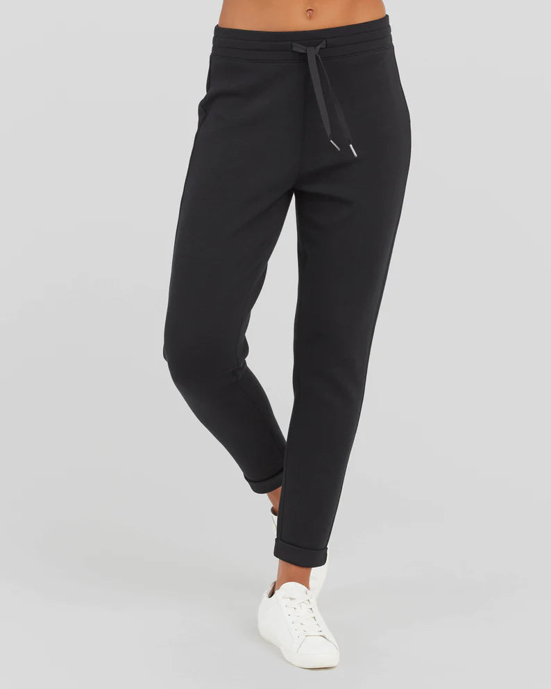 Quick-dry pants for active sports enthusiasts -Pants for formal wear-Spanx AirEssentials Tapered Pants